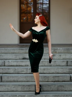 1960s Off Shoulder Velvet Bodycon Vintage Dress 34 1960s Off Shoulder Velvet Bodycon Vintage Dress -Candi Clothing Shop 2021 12 09T170112.756