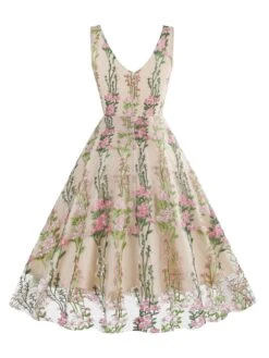1950s Embroidered Floral V-Neck Swing Dress 30 1950s Embroidered Floral V-Neck Swing Dress -Candi Clothing Shop 3 compressed 737064ad 2b16 4f63 a680 44ddaa35550f