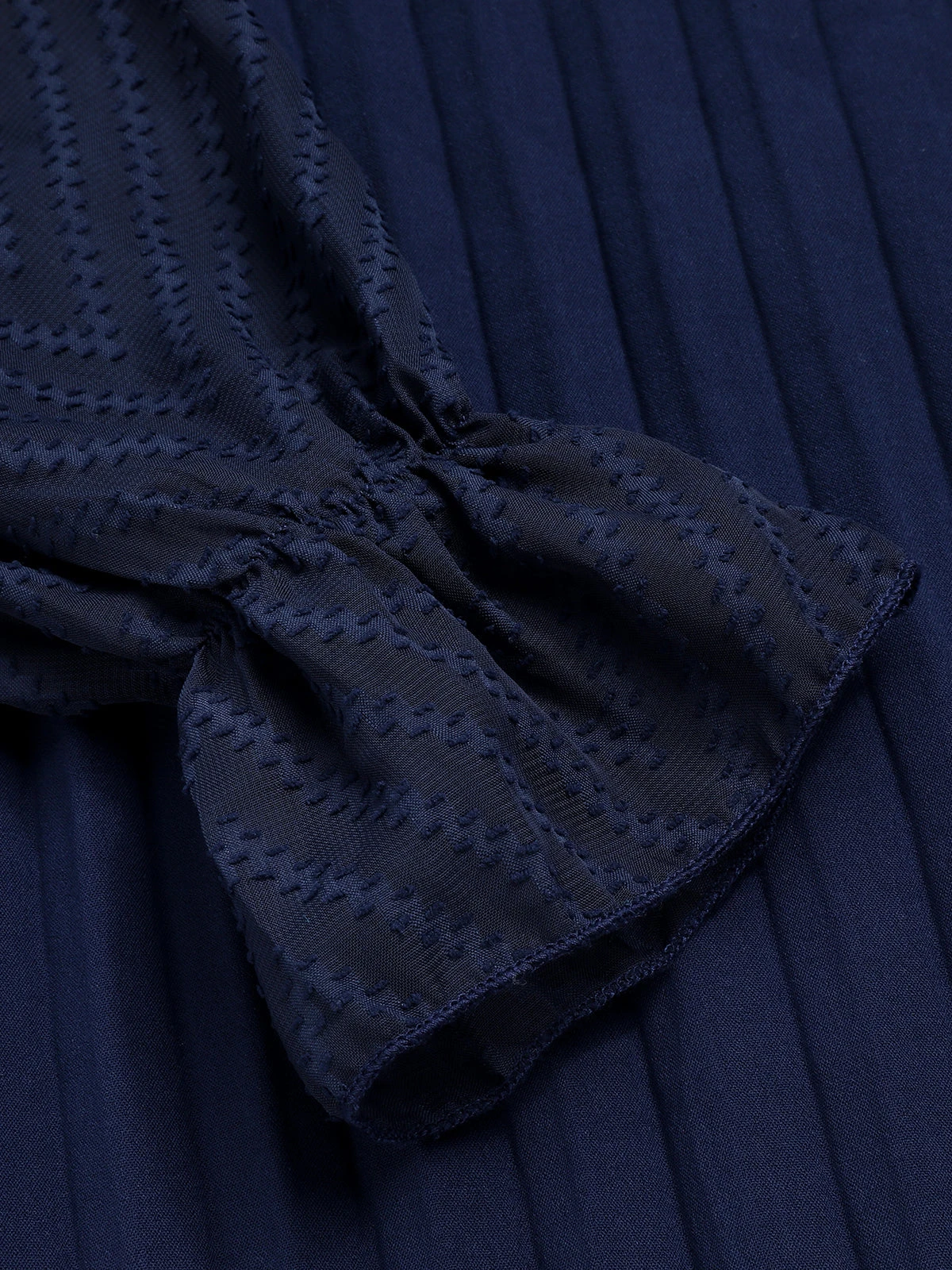 Dark Blue 1960s Jacquard V-Neck Bishop Sleeve Dress 7 Dark Blue 1960s Jacquard V-Neck Bishop Sleeve Dress - Image 7