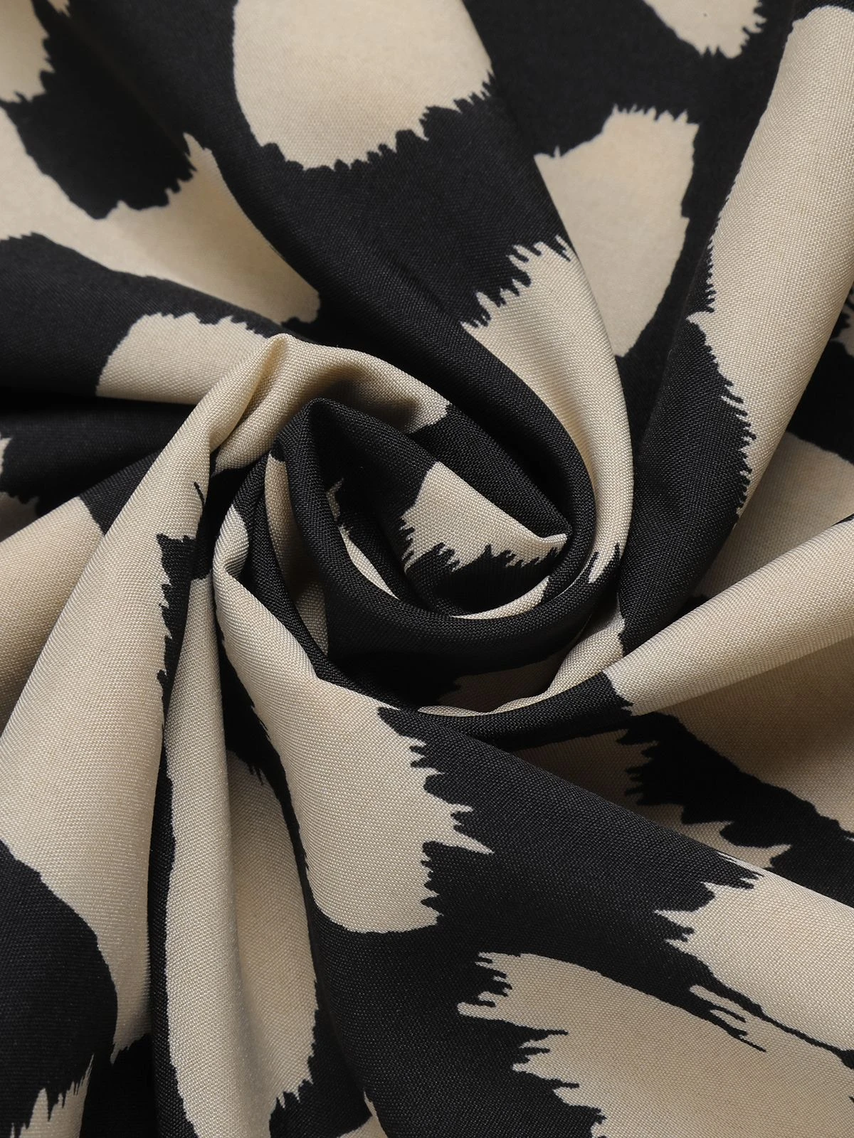 Black 1950s Leopard V-Neck Patchwork Dress 7 Black 1950s Leopard V-Neck Patchwork Dress - Image 7