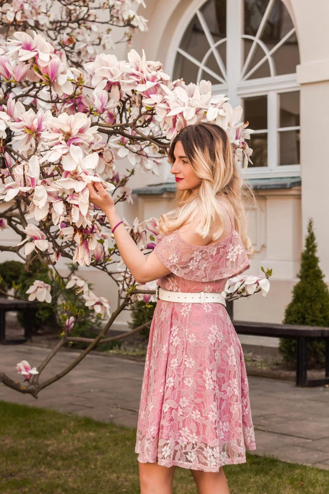 1950s Lace Cold Shoulder Ruffle Dress 10 1950s Lace Cold Shoulder Ruffle Dress - Image 10