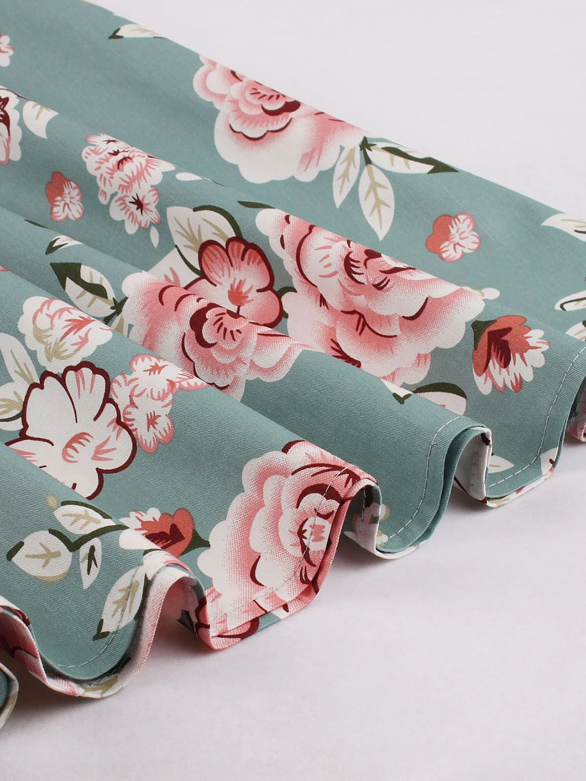 1950s Floral Flare Sleeve Swing Dress 5 1950s Floral Flare Sleeve Swing Dress - Image 5