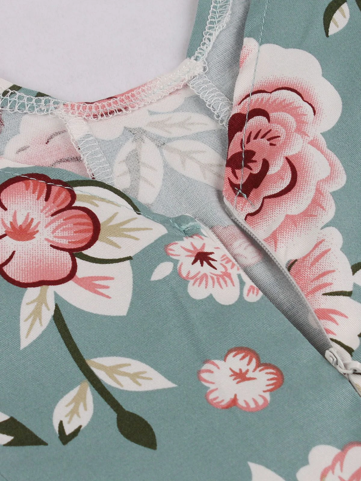 1950s Floral Flare Sleeve Swing Dress 6 1950s Floral Flare Sleeve Swing Dress - Image 6